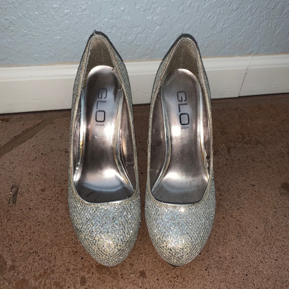 Heels - Picture 4 of 6